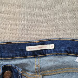 Levis size 28 high rise super skinny